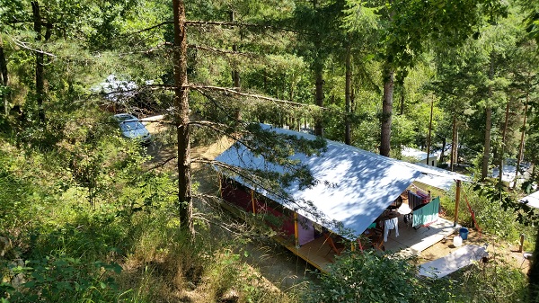 cabane en pleine nature en Auvergne