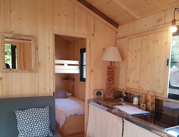 intérieur cabane lodge auvergne