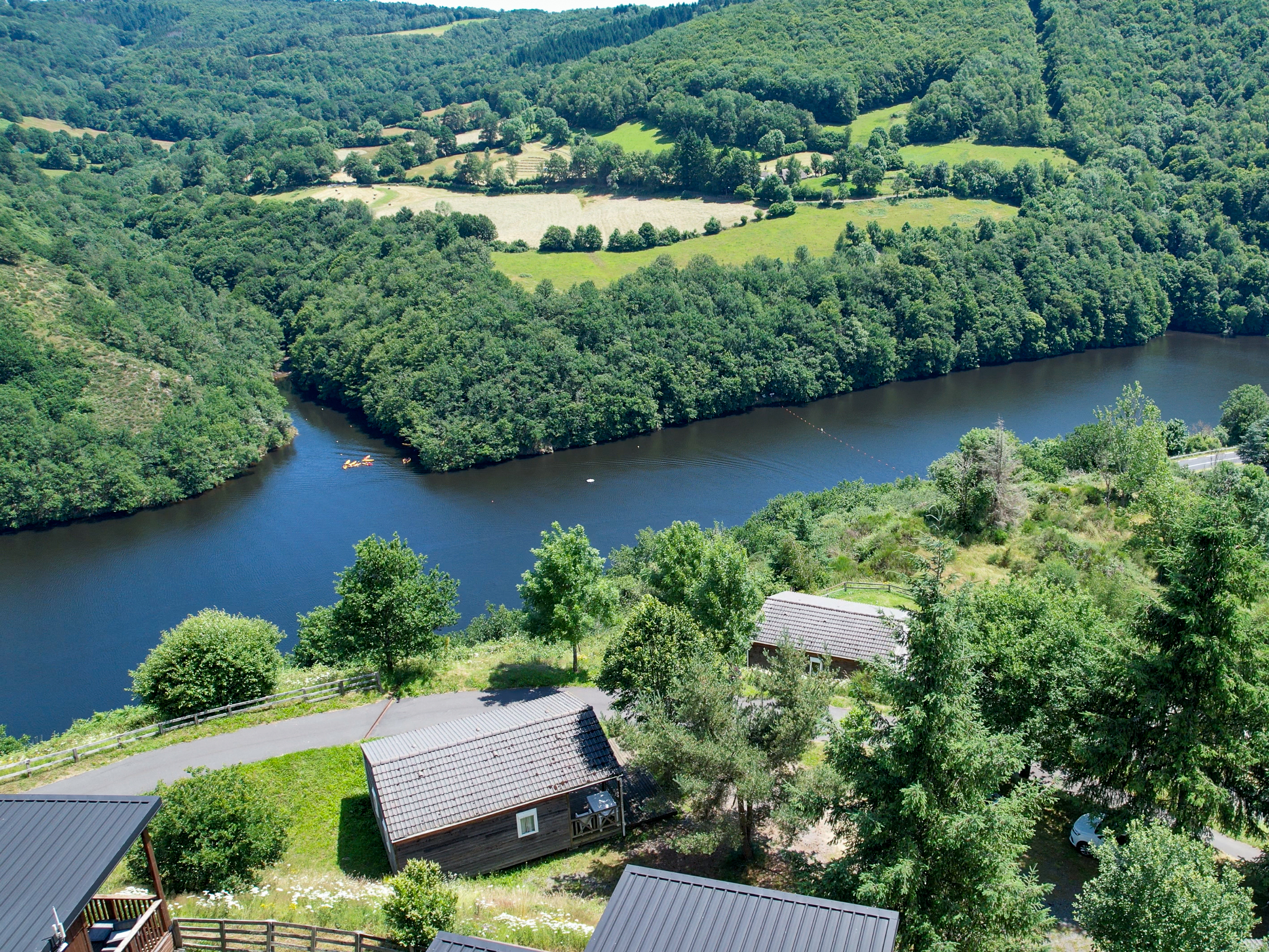 Barrage de Grandval camping