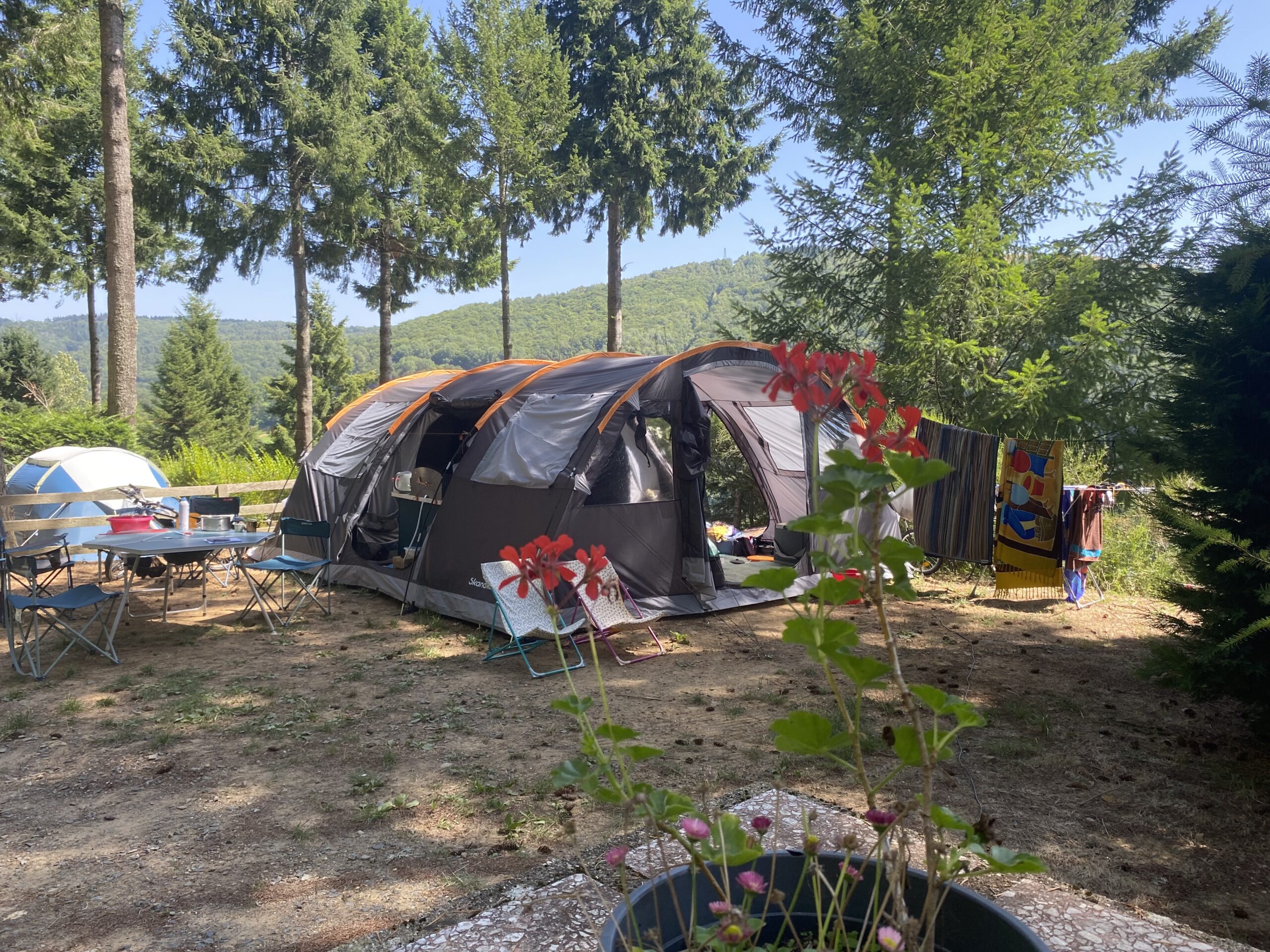 emplacement tente camping auvergne