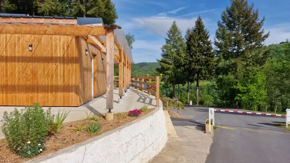 camping avec épicerie auvergne cantal